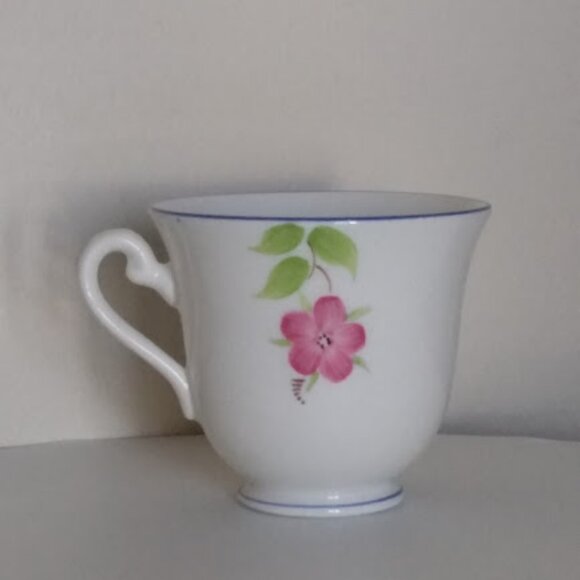 Rosina Tea Cup and Saucer Bone China Made in England - Picture 3 of 12